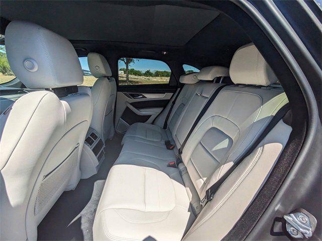 New 2026 Jaguar F-PACE R-Dynamic S image 10