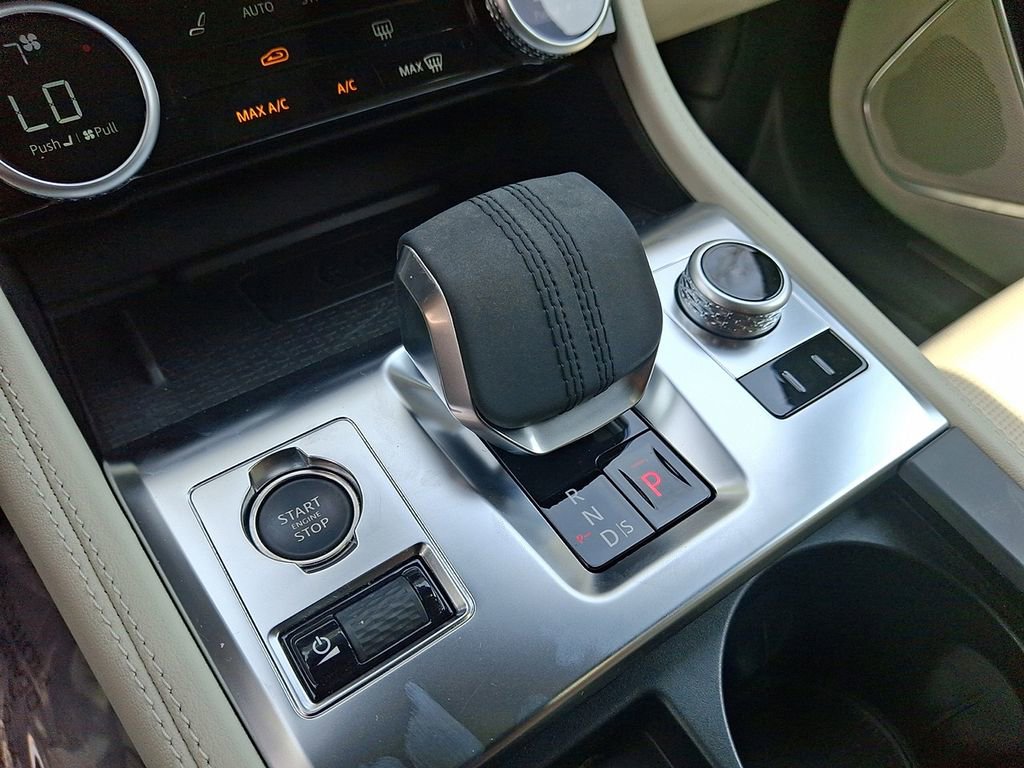 Used 2025 Jaguar F-PACE R-Dynamic S image 12