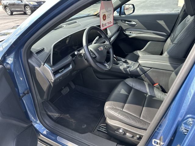 Used 2024 Cadillac XT4 Premium Luxury image 9
