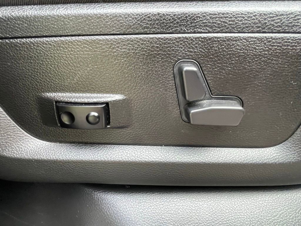 Used 2024 RAM 2500 Laramie w/ Night Edition AWD/4WD image 17