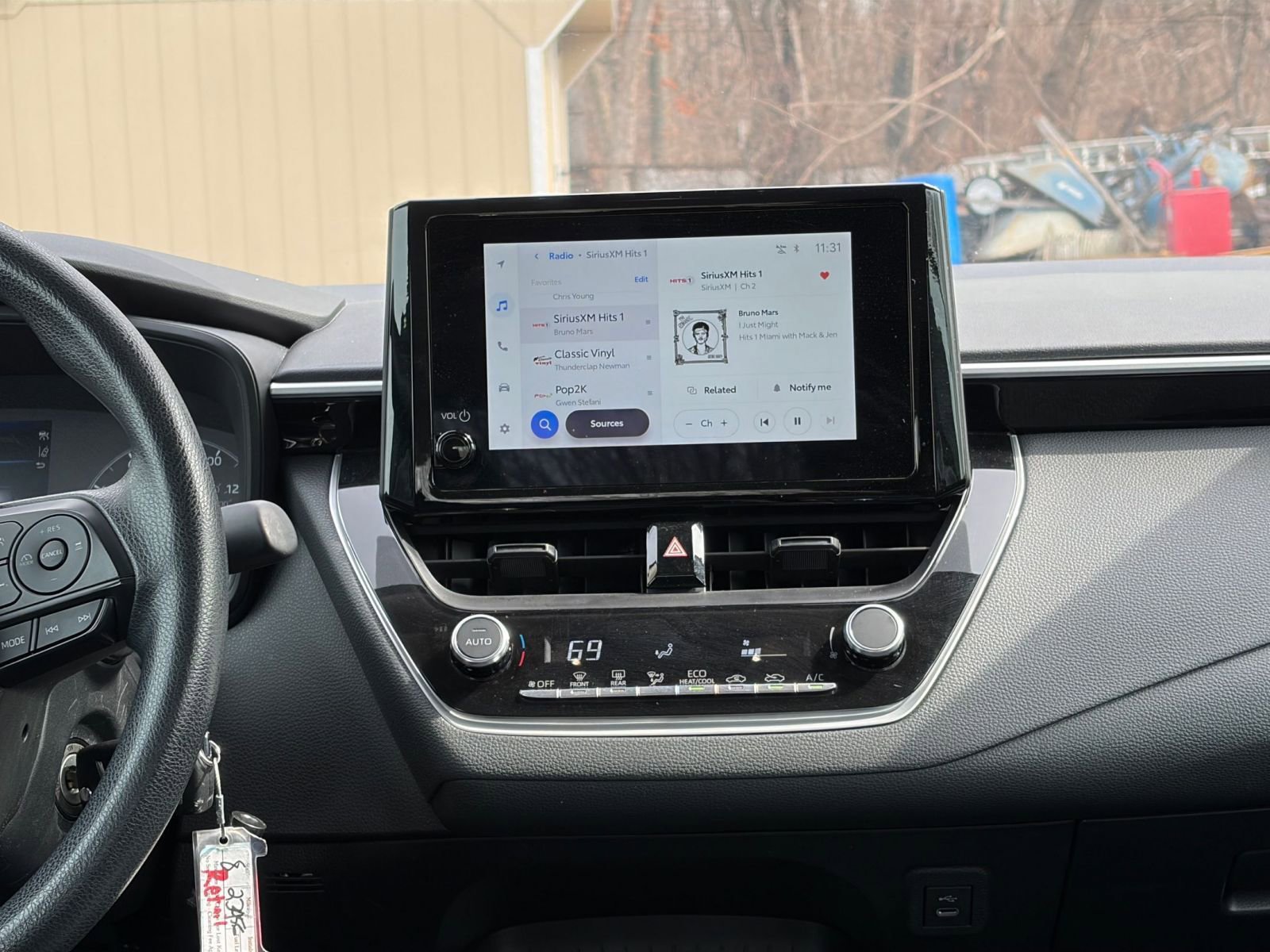 Used 2025 Toyota Corolla LE image 17