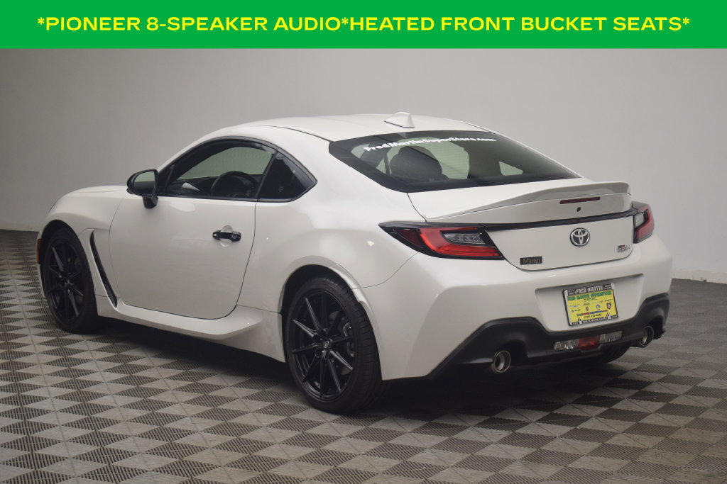 Used 2025 Toyota GR86 Premium w/ ALL Weather Mat Package (TMS) RWD image 4