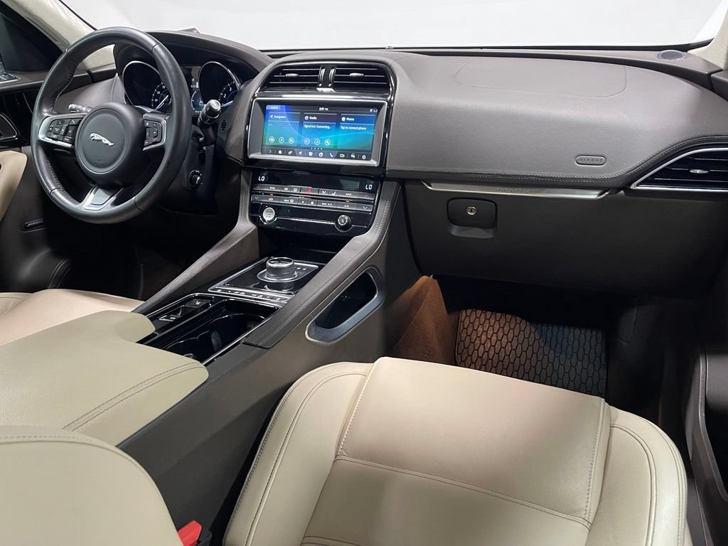 Used 2020 Jaguar F-PACE Prestige AWD/4WD image 28