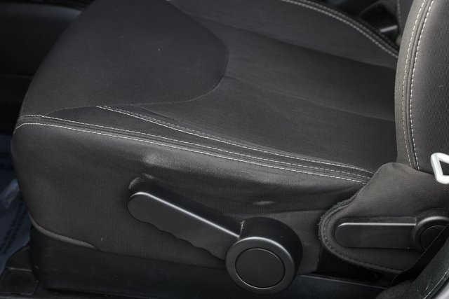 Used 2018 Jeep Wrangler Sahara w/ Connectivity Group image 12