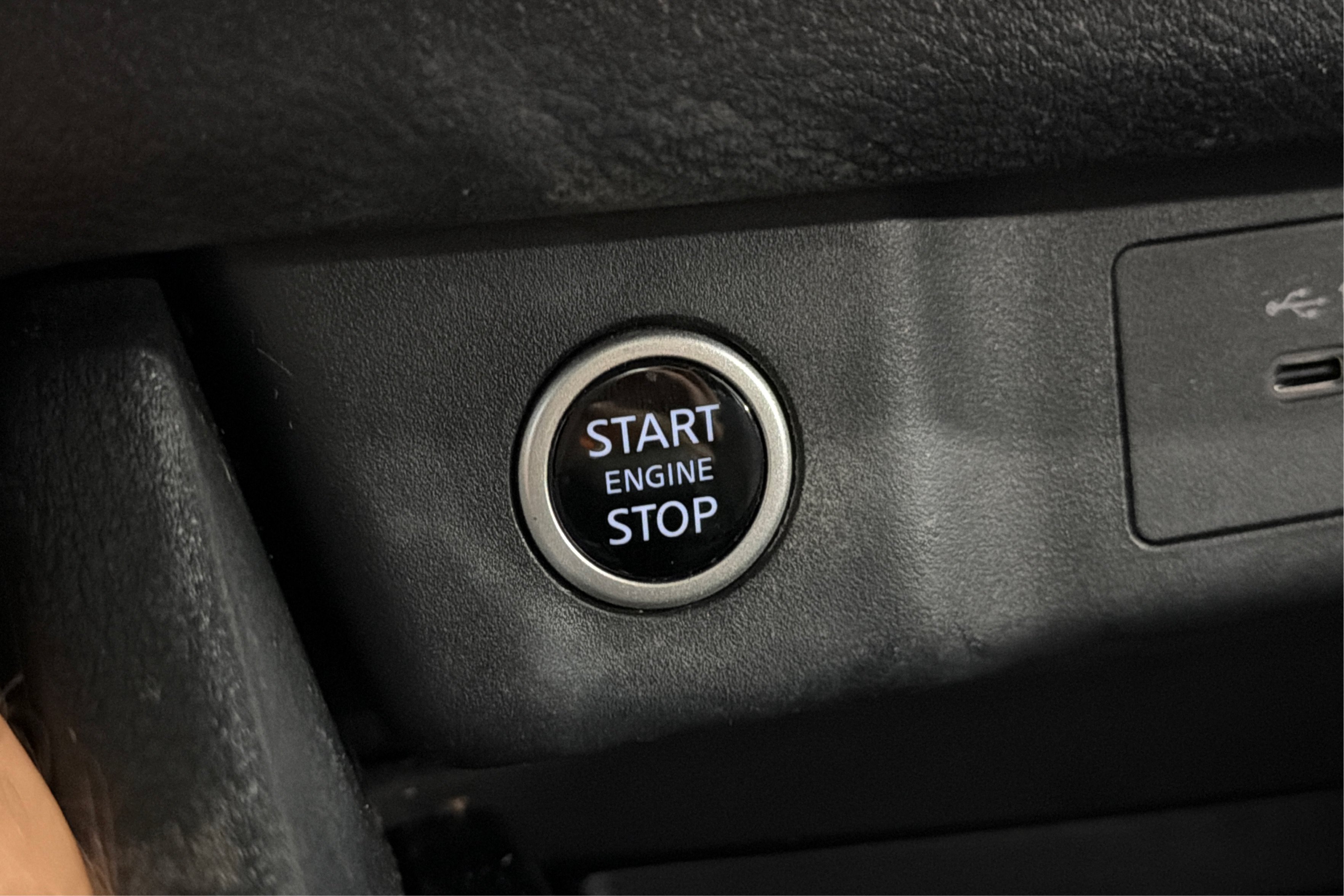 Used 2023 Nissan Rogue SV AWD/4WD image 30