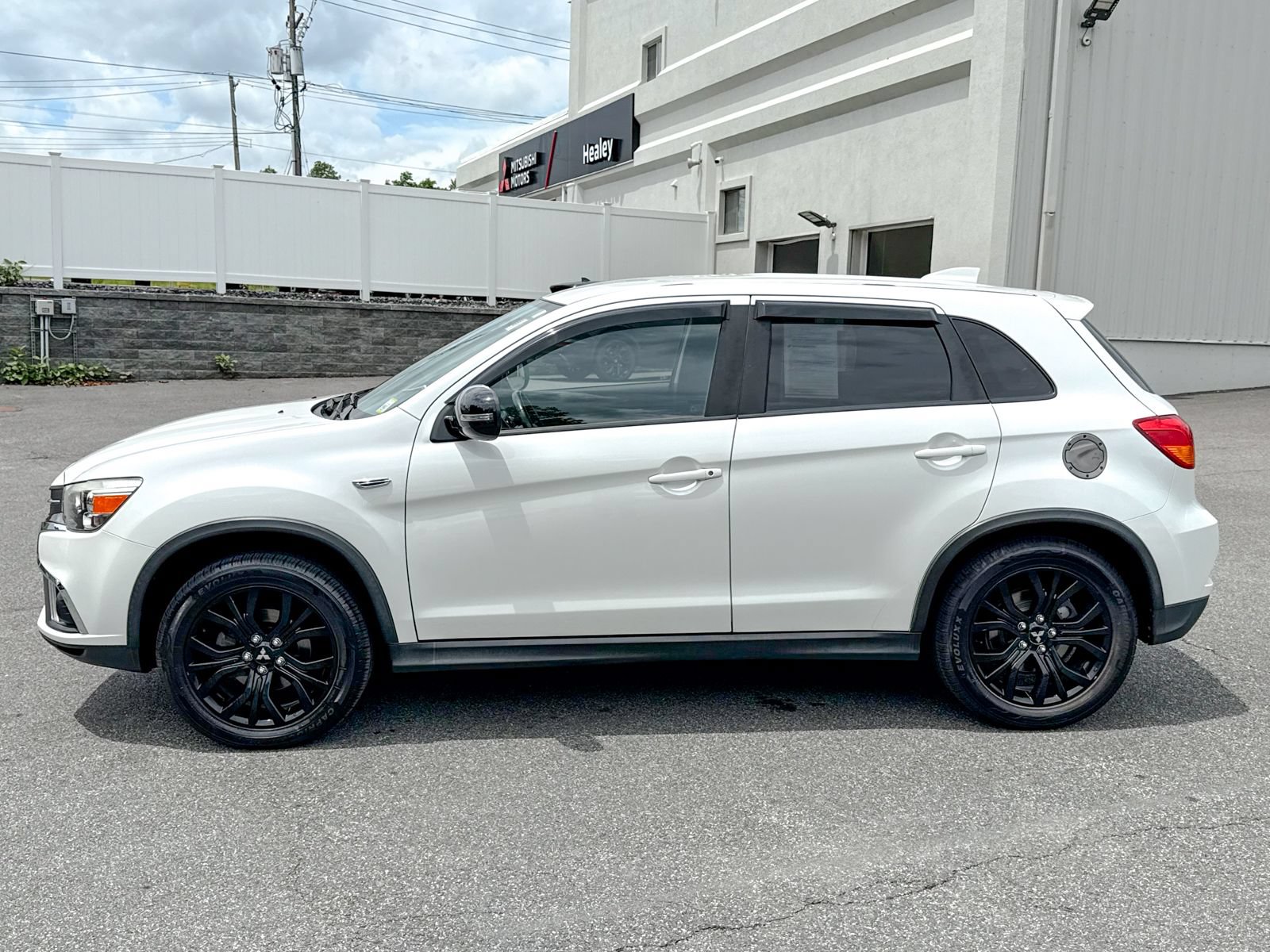 Used 2018 Mitsubishi Outlander Sport LE AWD/4WD image 4
