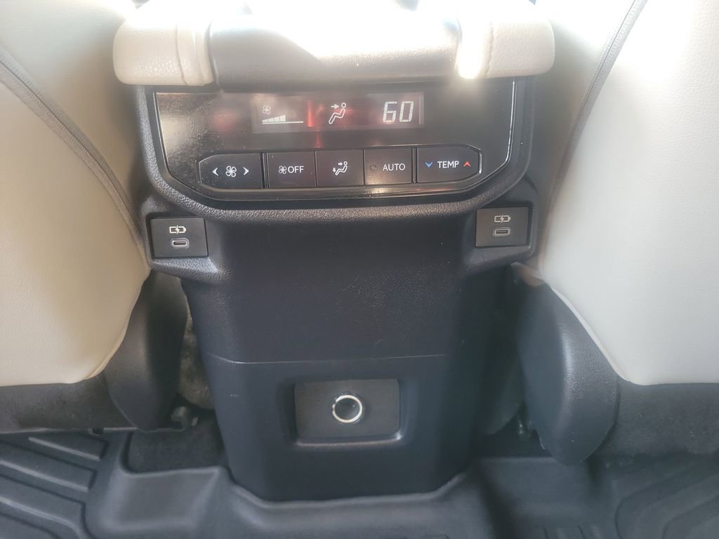 Used 2024 Toyota Grand Highlander XLE image 70