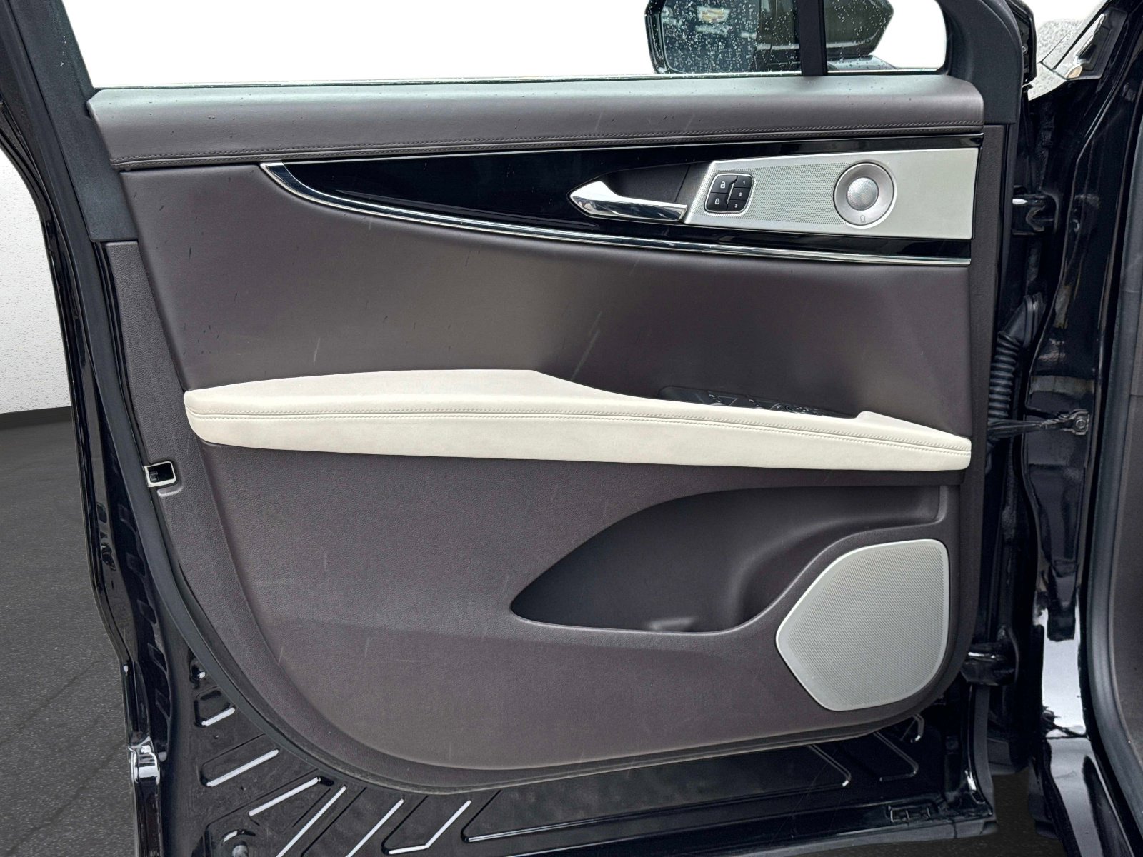 Used 2021 Lincoln Nautilus Black Label w/ Class II Trailer Tow Package image 19