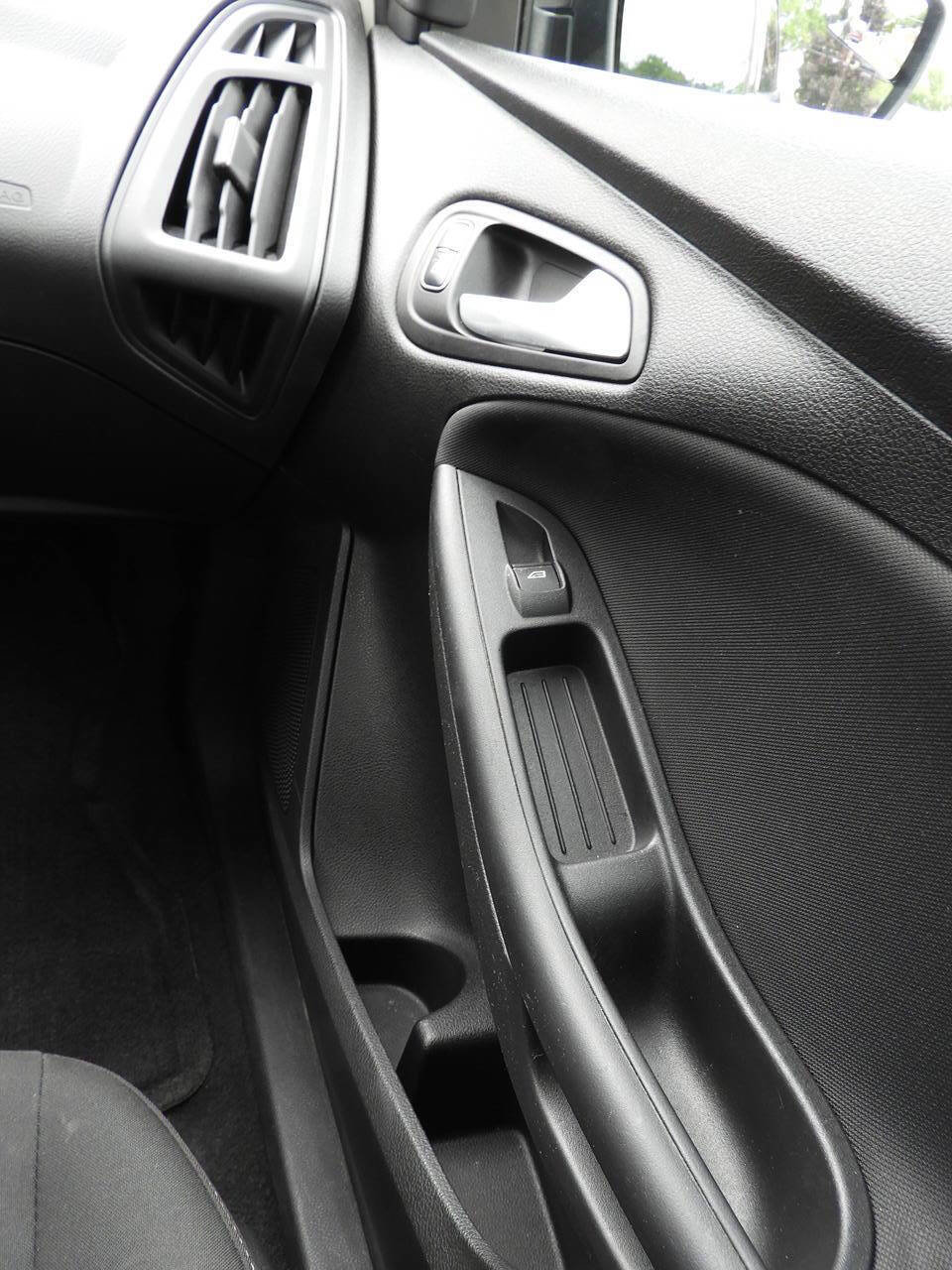Used 2017 Ford Focus SE FWD image 34