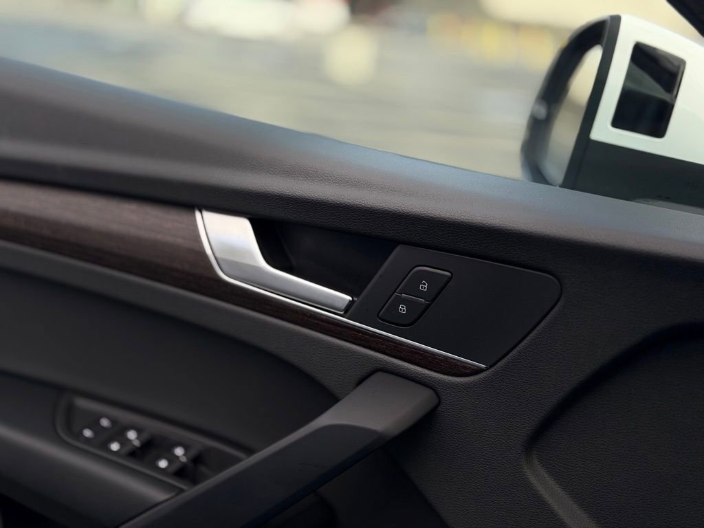 Used 2025 Audi Q5 2.0T Premium image 23