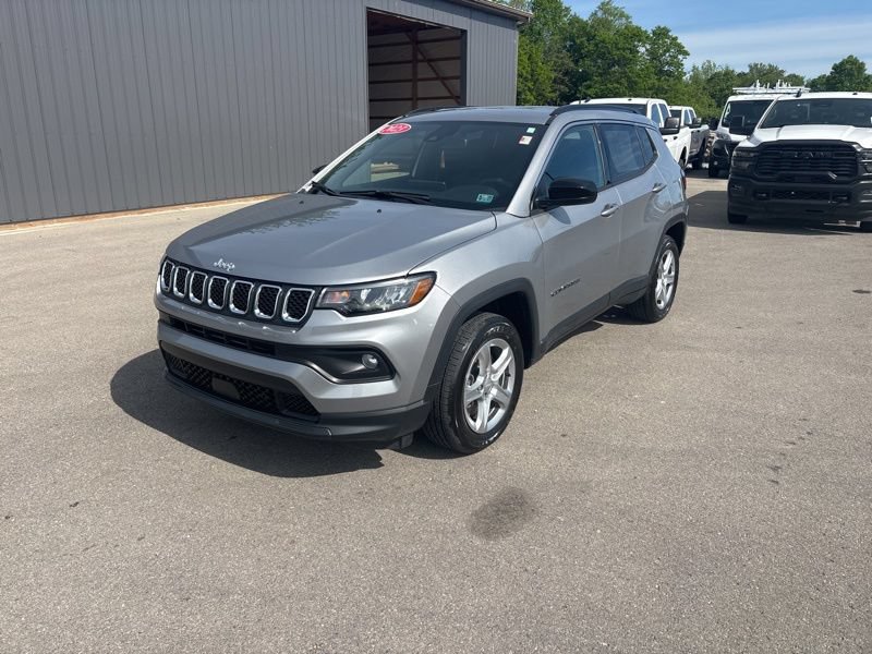 Used 2023 Jeep Compass Latitude AWD/4WD image 7