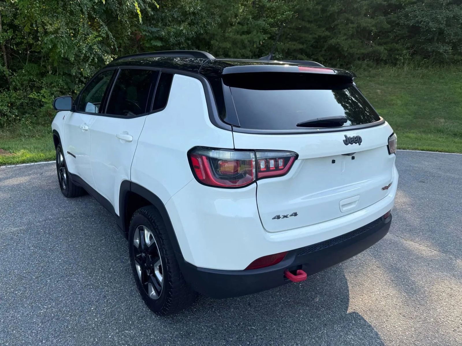Used 2018 Jeep Compass Trailhawk AWD/4WD image 11