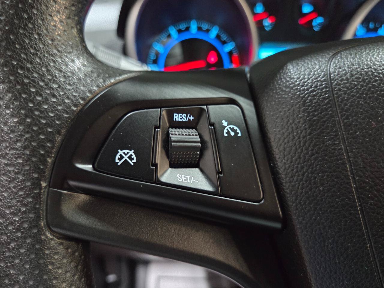 Used 2015 Chevrolet Cruze LT FWD image 24