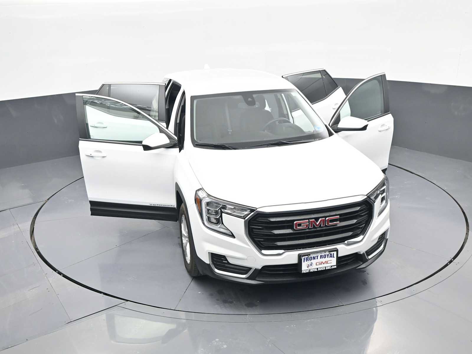 Used 2024 GMC Terrain SLE AWD/4WD image 43