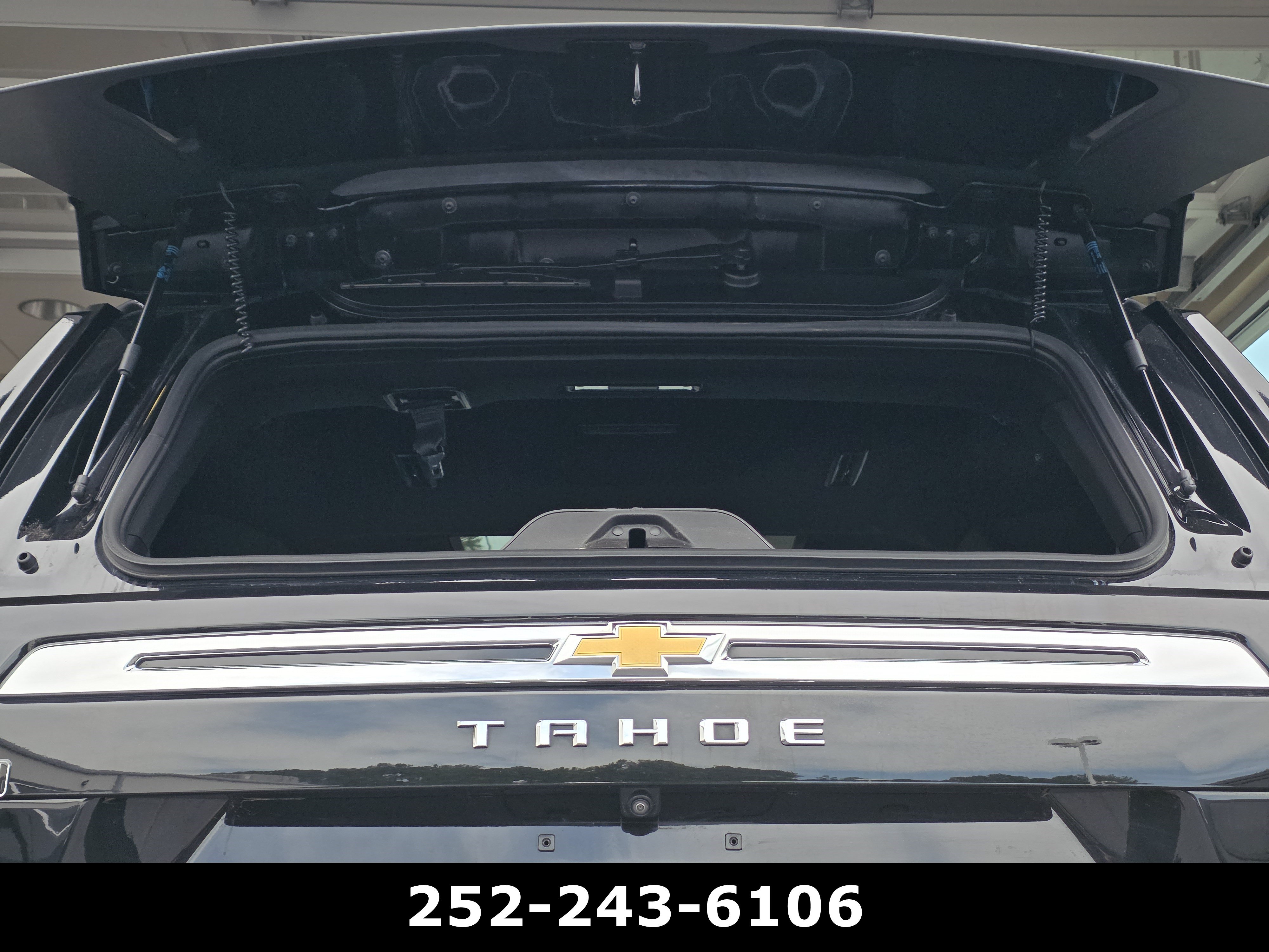 Used 2023 Chevrolet Tahoe Premier AWD/4WD image 39