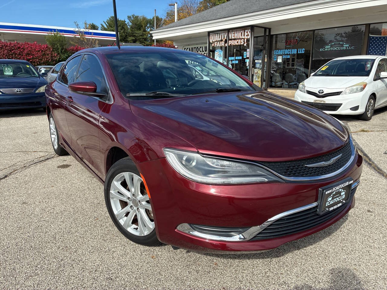 Used 2015 Chrysler 200 Limited FWD image 2
