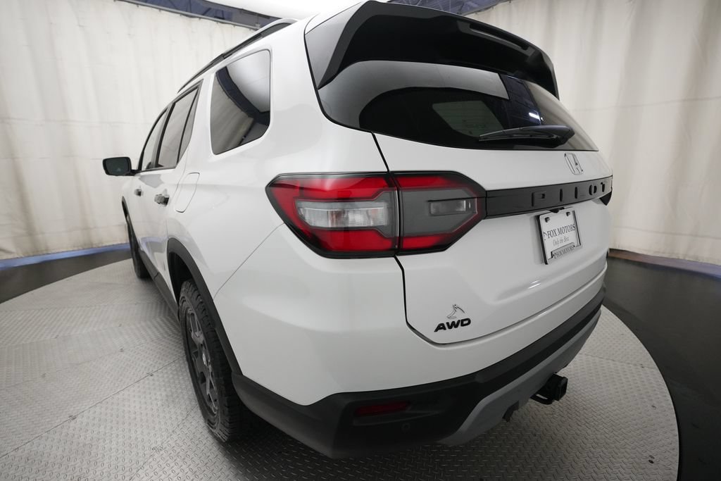Certified 2025 Honda Pilot TrailSport image 35
