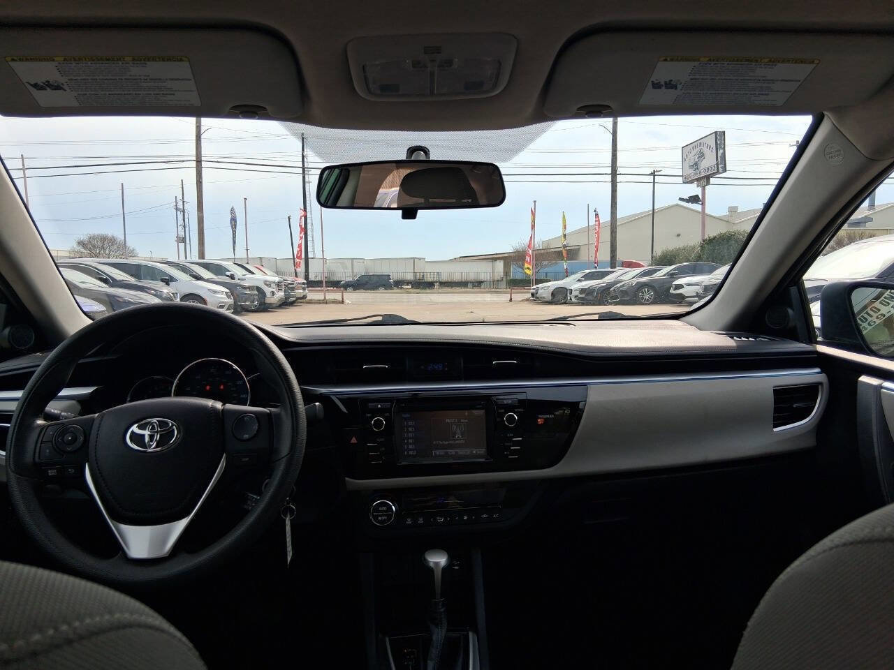 Used 2015 Toyota Corolla LE w/ Body Protection Package #1 FWD image 28