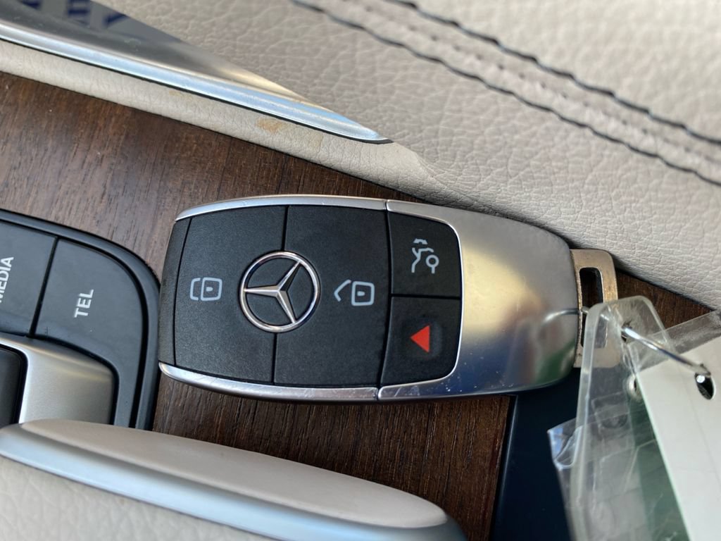 Used 2022 Mercedes-Benz GLS 450 4MATIC image 22