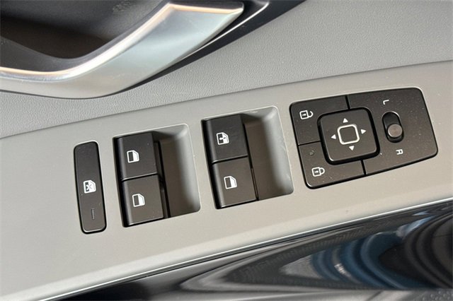 New 2025 Kia Niro EX image 13