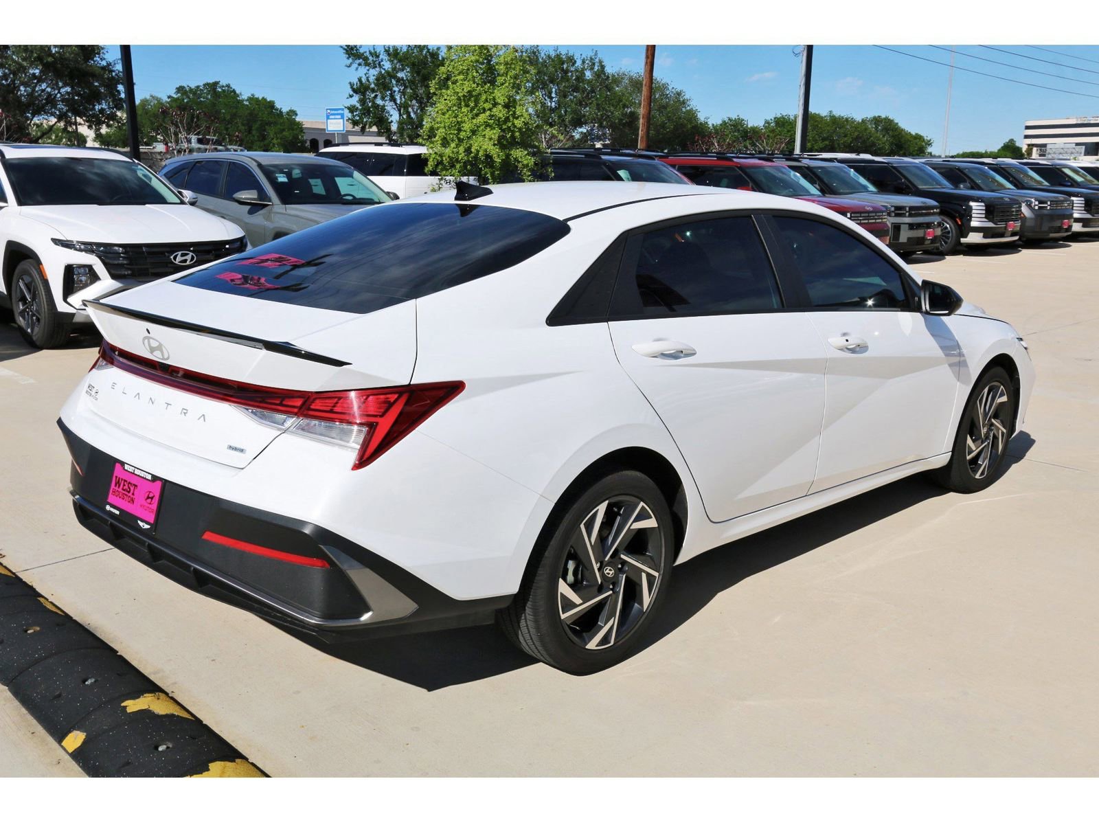 Certified 2025 Hyundai Elantra SEL FWD image 8