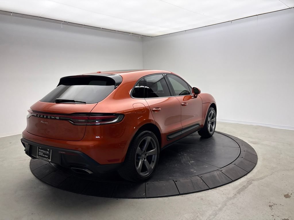 Certified 2024 Porsche Macan AWD/4WD image 7
