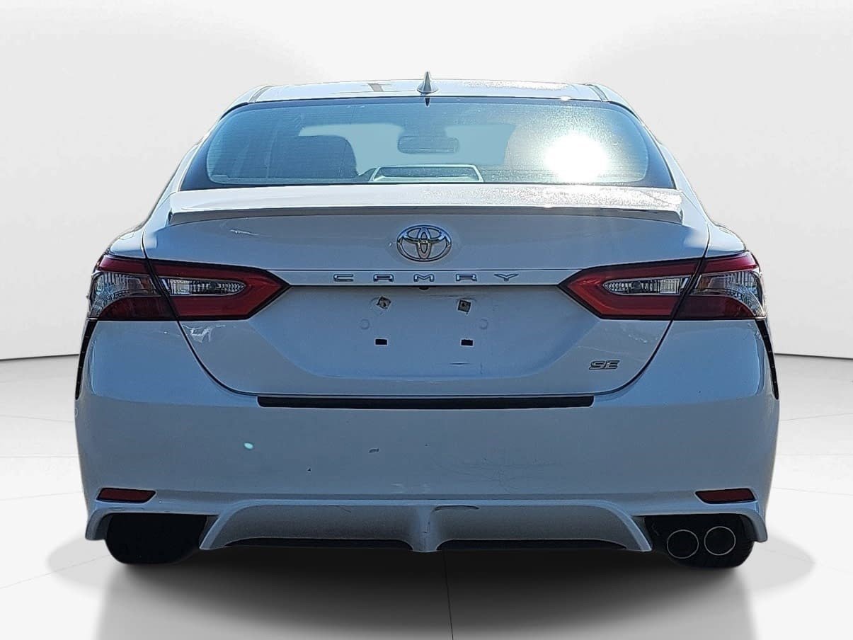 Used 2019 Toyota Camry SE w/ Convenience Package FWD image 5