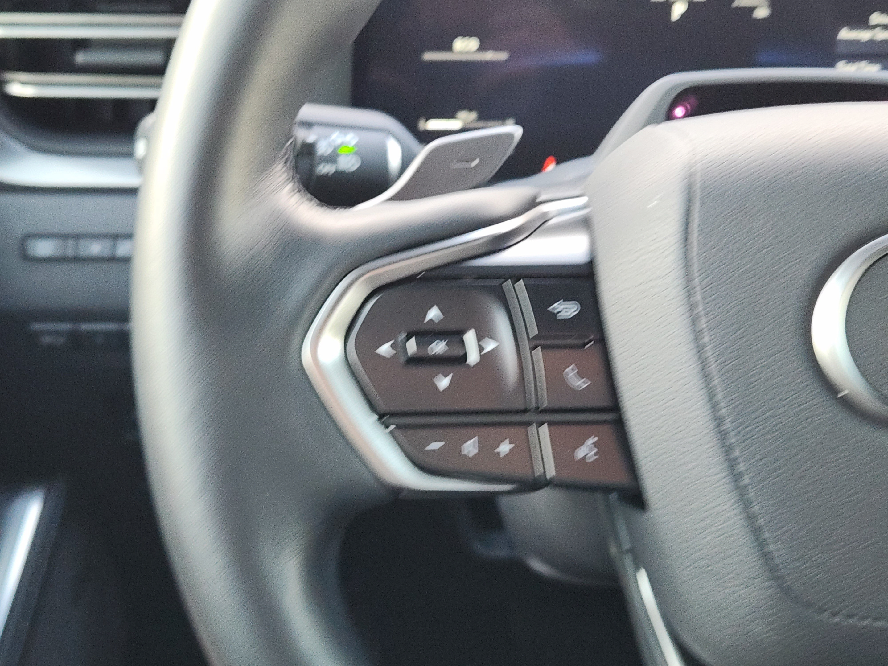 Used 2025 Lexus GX 550 w/ Accessory Package (2T) AWD/4WD image 23
