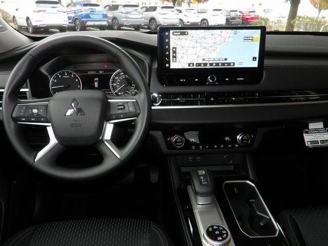 New 2025 Mitsubishi Outlander ES image 12
