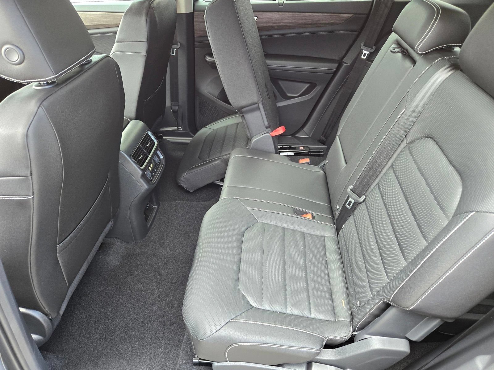 New 2026 Volkswagen Atlas SEL AWD/4WD image 7