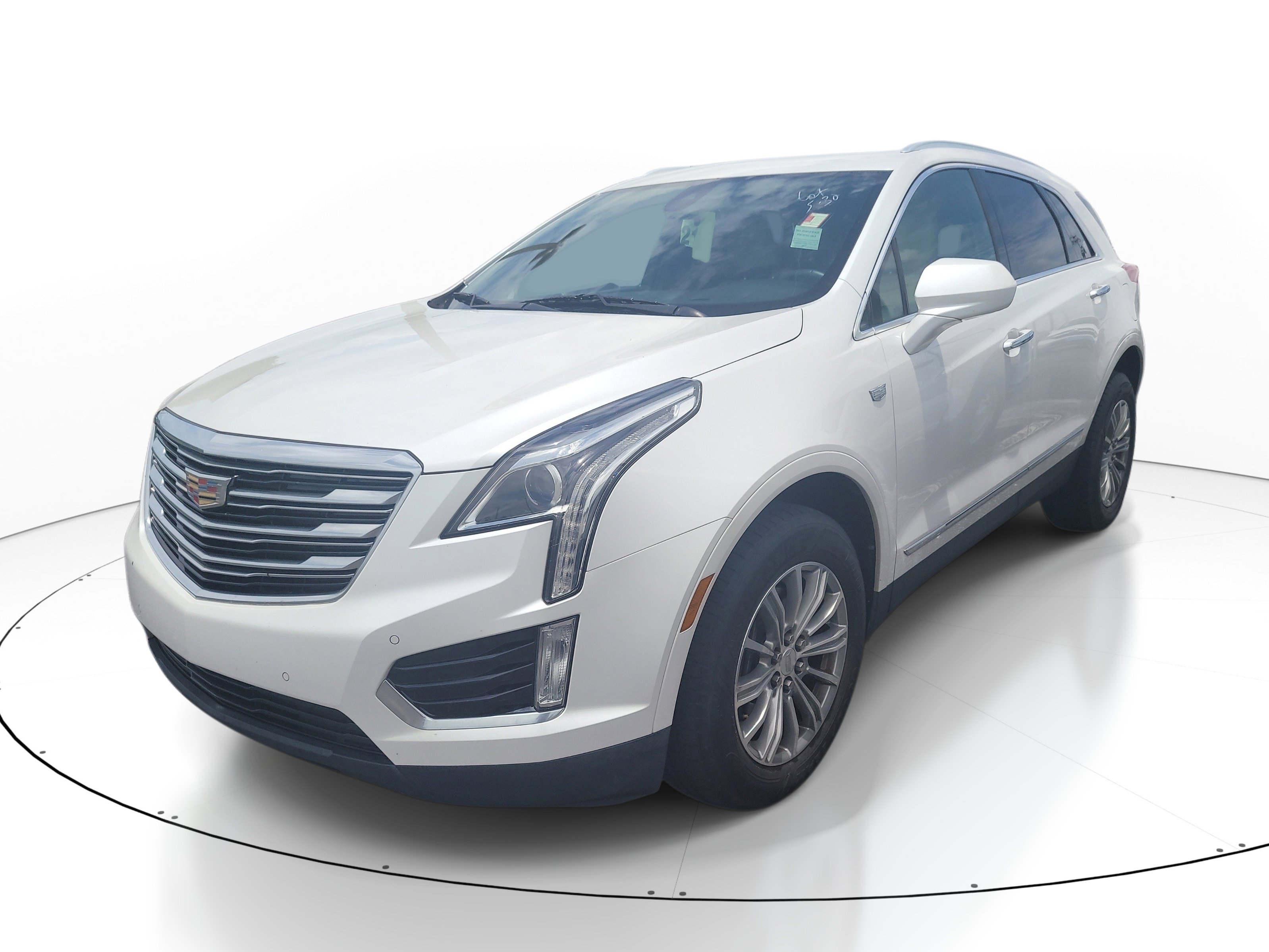 Used 2017 Cadillac XT5 Luxury w/ Driver Awareness Package FWD image 3