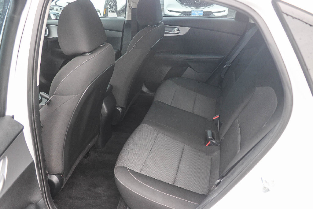 Used 2022 Kia Forte LXS FWD image 21