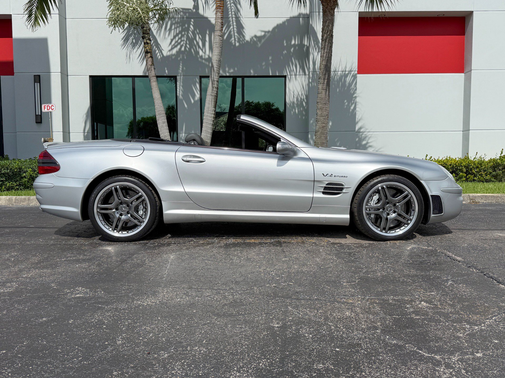 Used 2005 Mercedes-Benz SL 65 AMG image 2