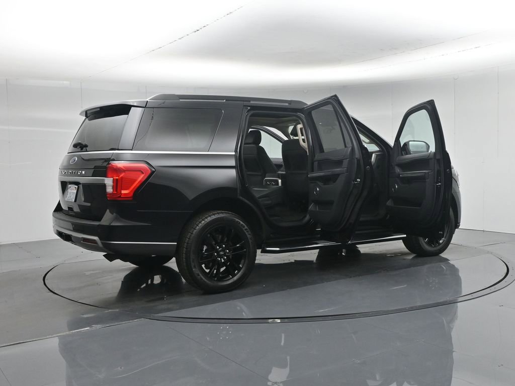 Used 2023 Ford Expedition XLT image 6