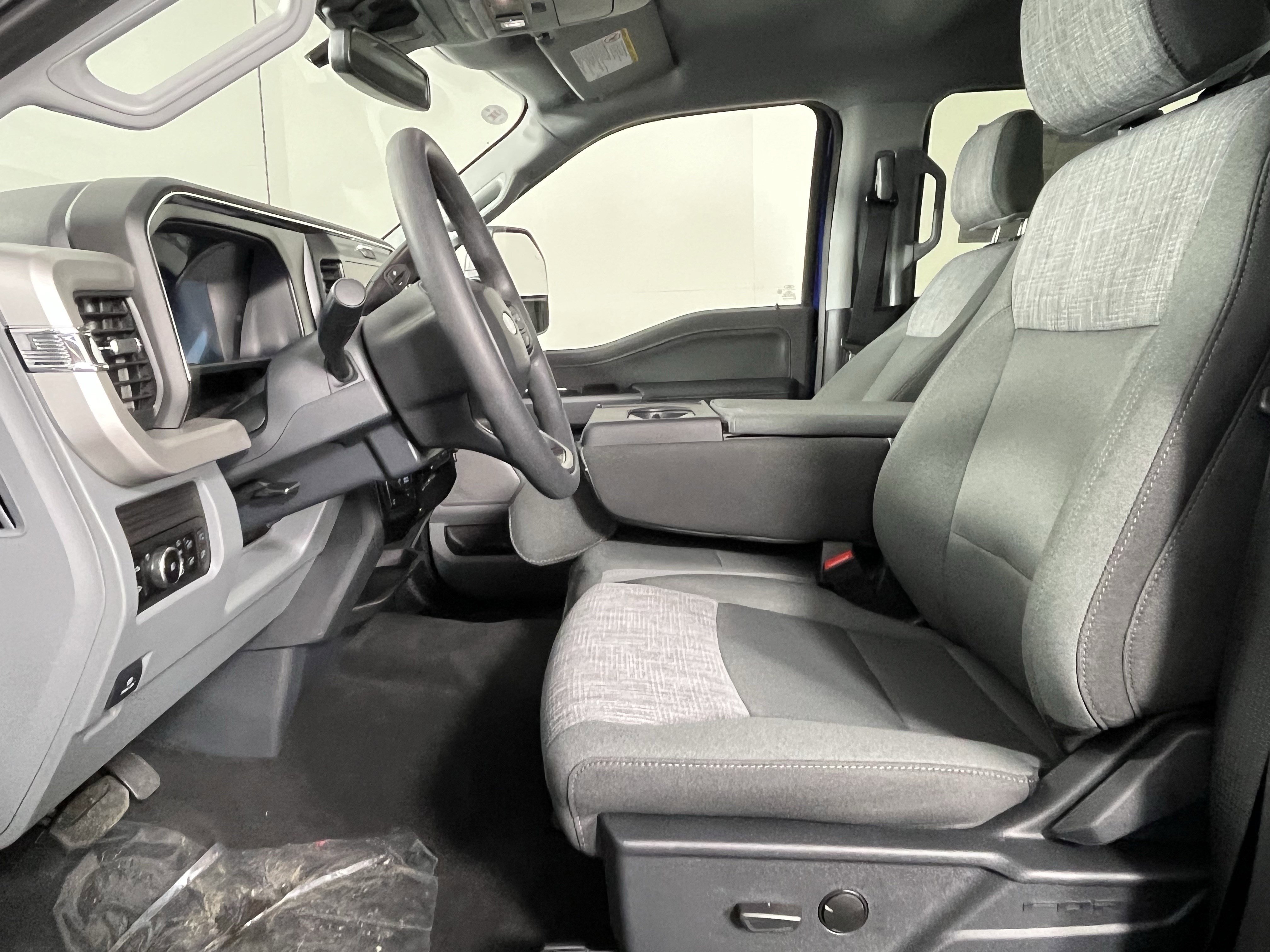 New 2026 Ford F250 XLT w/ XLT Premium Package image 9
