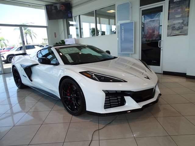 New 2027 Chevrolet Corvette Grand Sport w/ Z52 Sport Performance Package RWD image 5