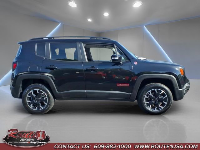 Used 2023 Jeep Renegade Trailhawk AWD/4WD image 2