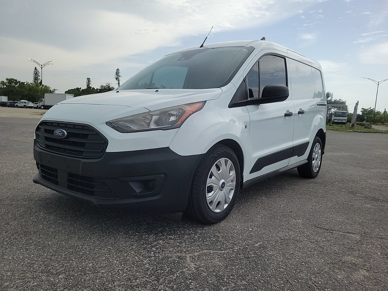 Used 2022 Ford Transit Connect XL FWD image 2