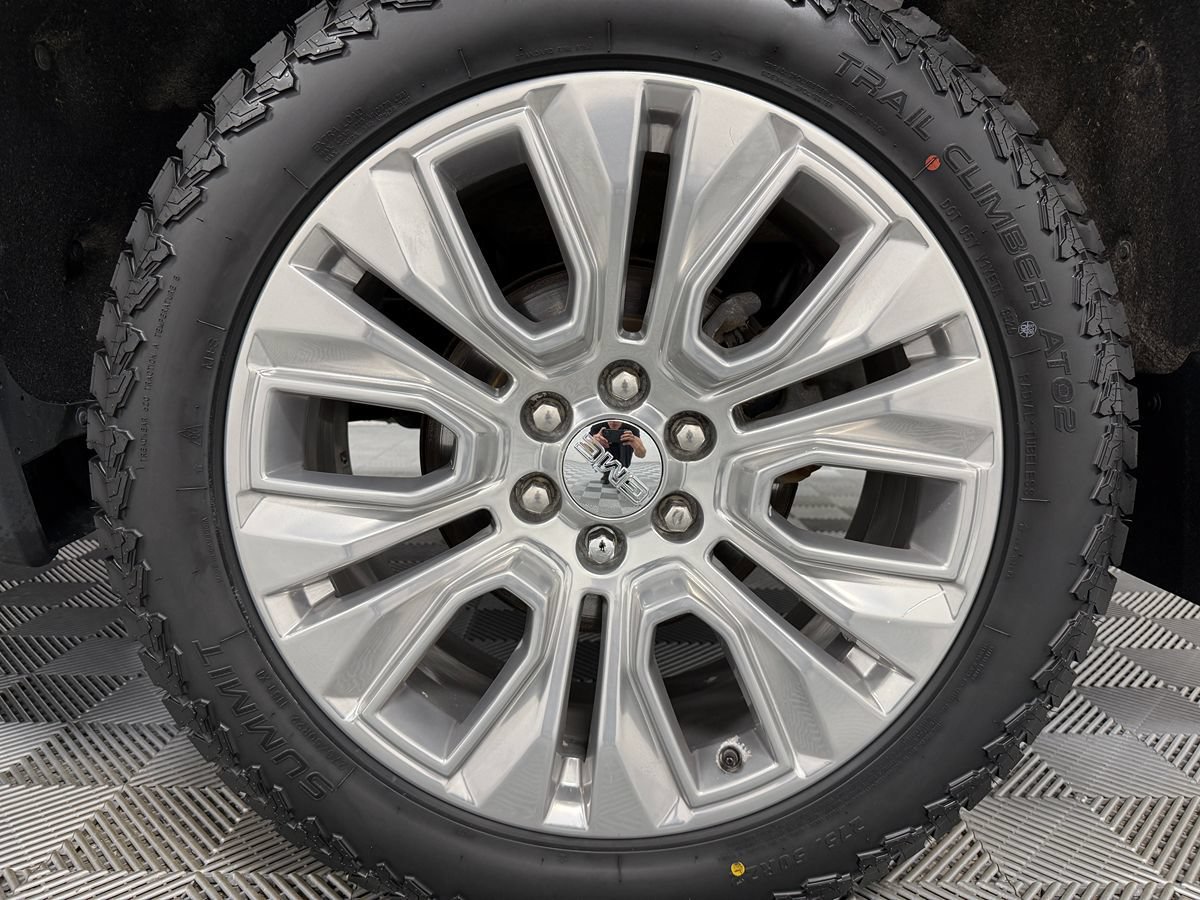 Used 2021 GMC Sierra 1500 Denali w/ Denali Ultimate Package AWD/4WD image 39