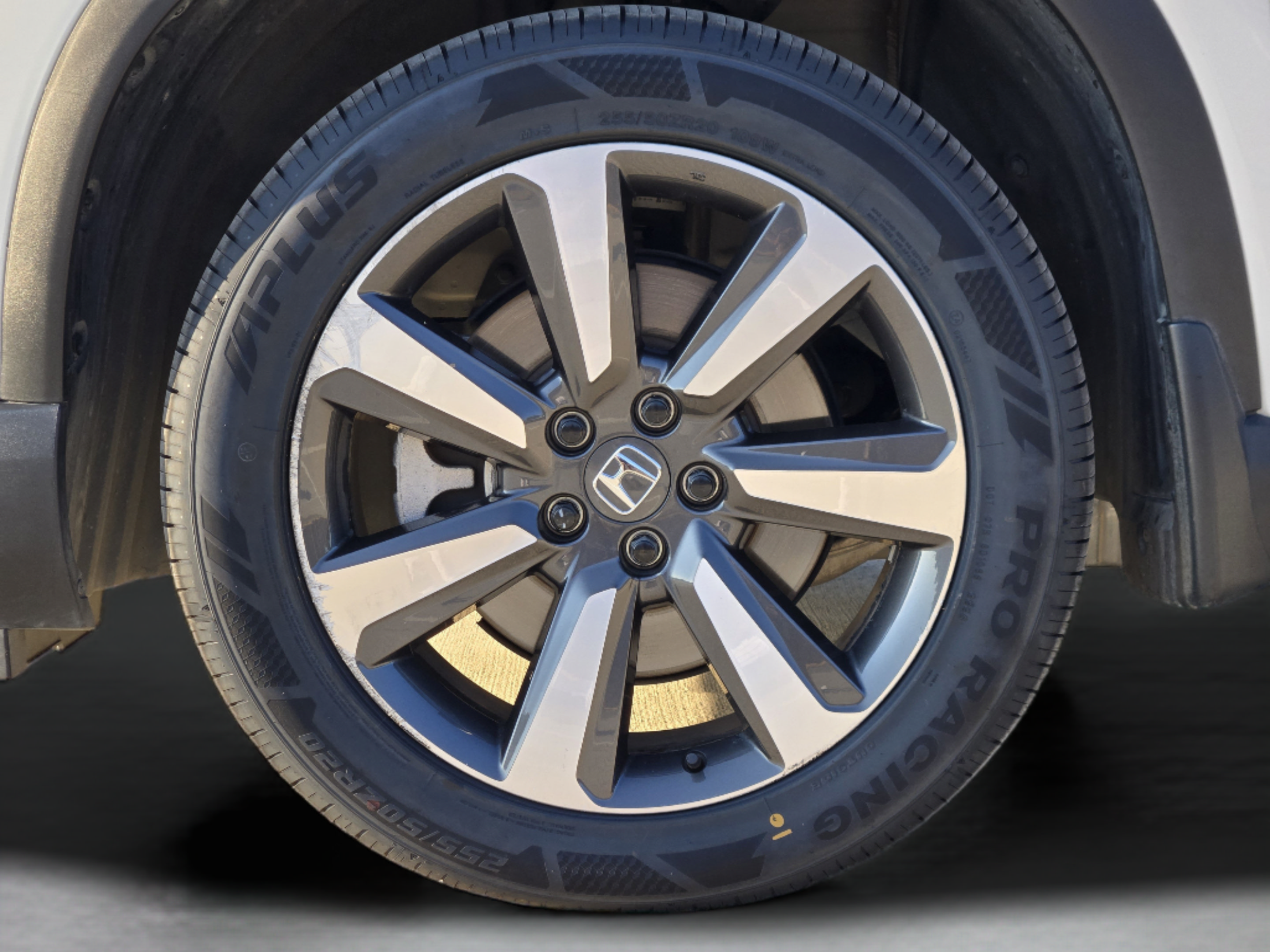 Certified 2025 Honda Pilot Touring image 32