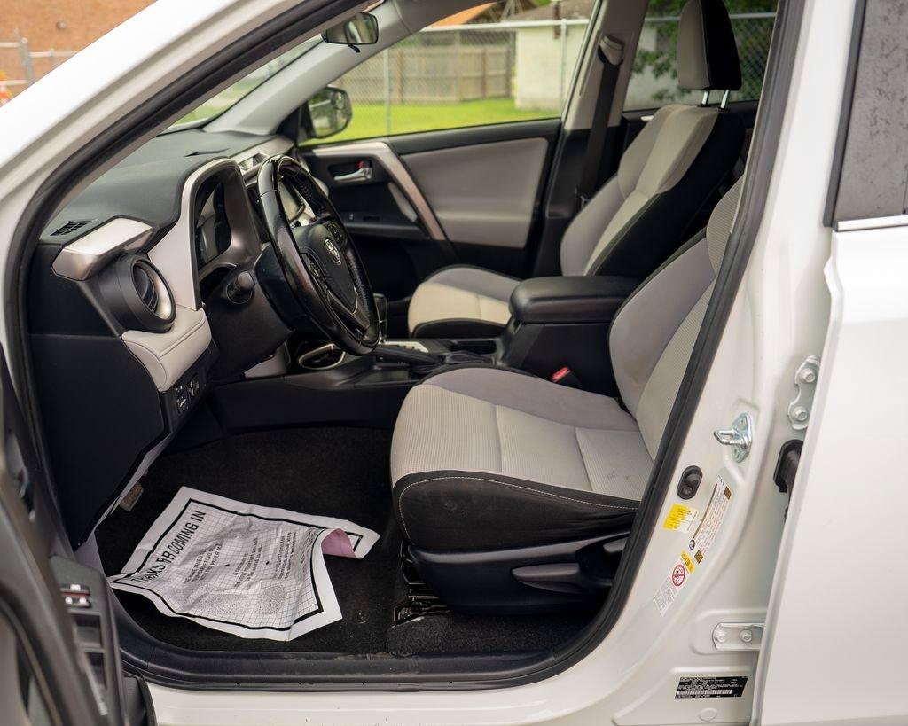 Used 2018 Toyota RAV4 XLE FWD image 11