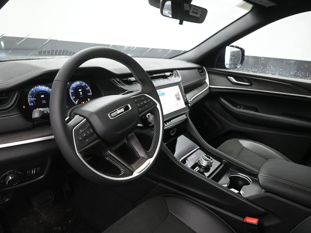 New 2026 Jeep Grand Cherokee Altitude AWD/4WD image 15