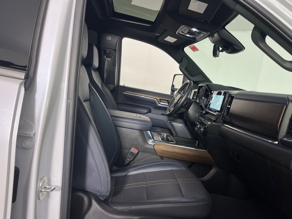 Used 2024 Chevrolet Silverado 2500 High Country w/ High Country Premium Package image 32