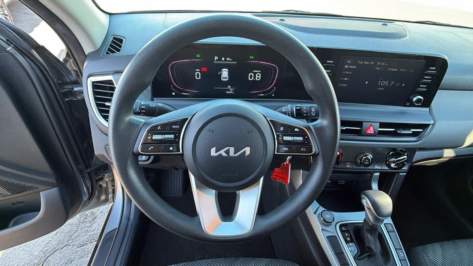 Used 2024 Kia Seltos LX AWD/4WD image 18