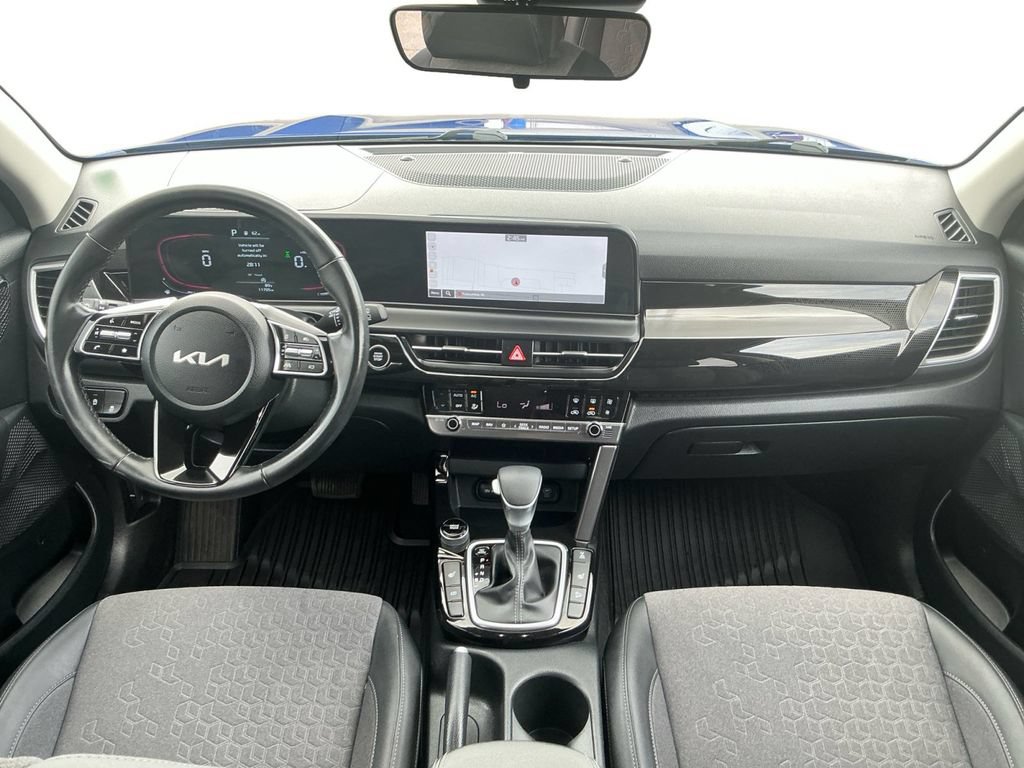 Used 2025 Kia Seltos S AWD/4WD image 17