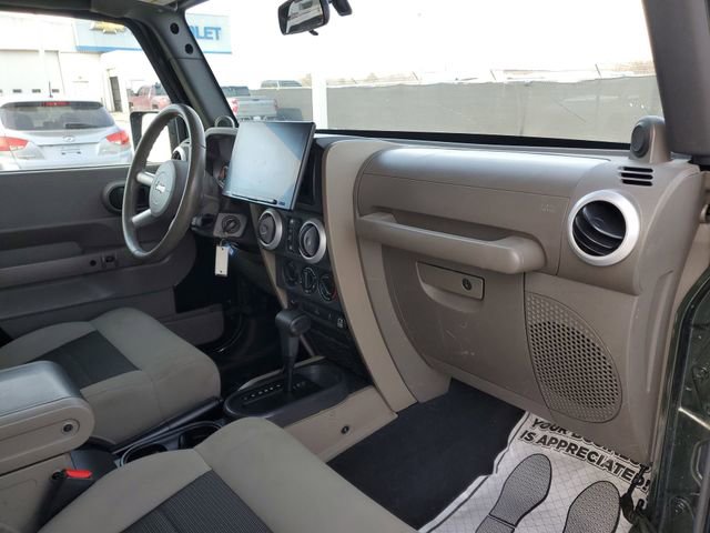 Used 2010 Jeep Wrangler Unlimited Sahara w/ Trailer Tow Group image 26