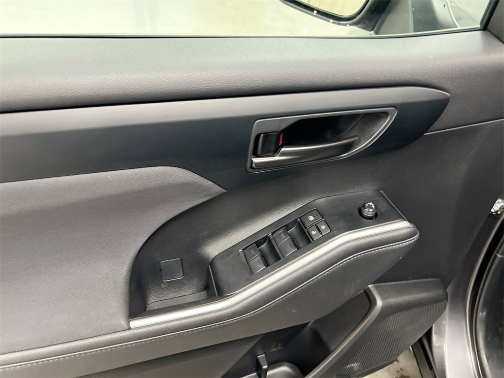 Used 2023 Toyota Highlander LE image 21