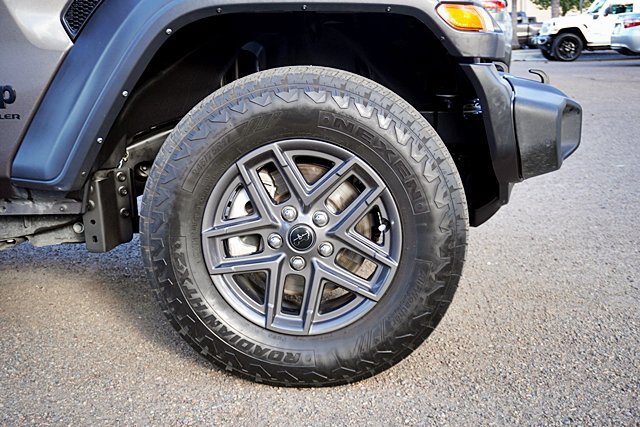 Used 2024 Jeep Wrangler Unlimited Sport AWD/4WD image 14