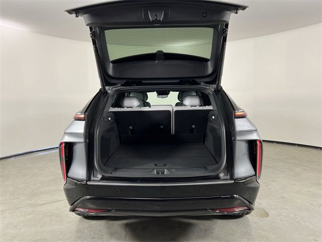Used 2023 Cadillac Lyriq 2WD image 27