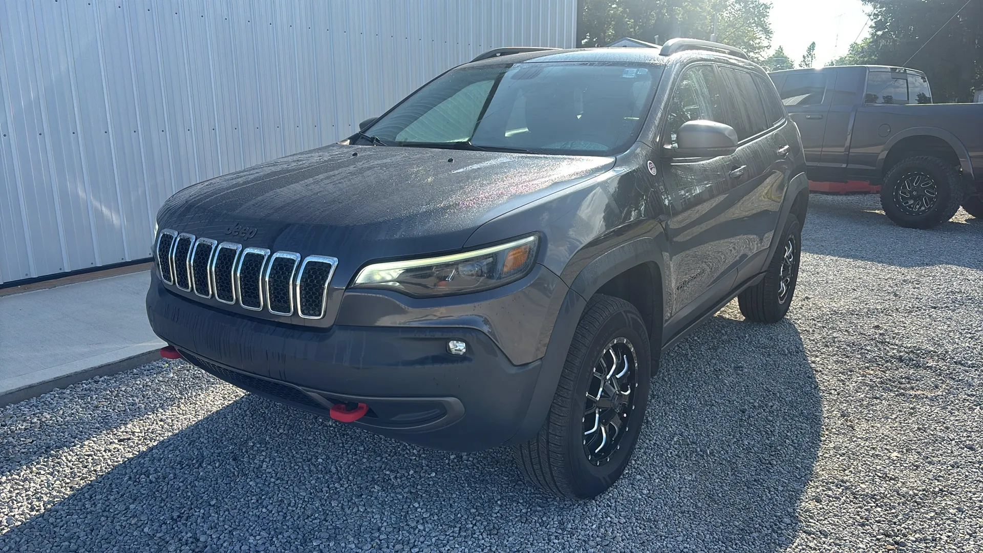 Used 2019 Jeep Cherokee Trailhawk AWD/4WD image 13